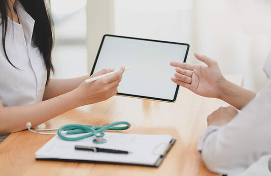 Kiedy warto zgłosić się do laryngologa