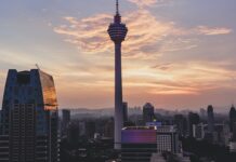 Czym kleić klosz lampy?