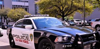 Jaka kara za jazdę motocyklem z prawkiem kąt B 2023?