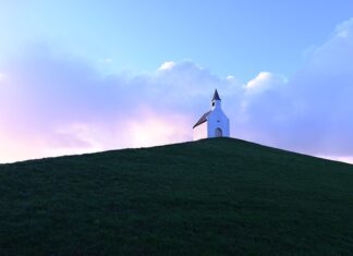 Czy kapliczka jest obiektem kultu religijnego?